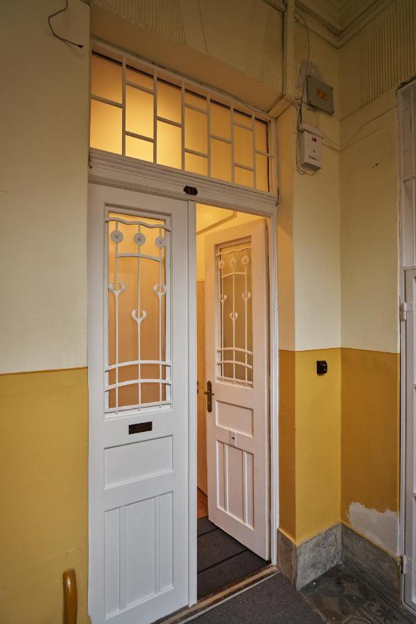 Nanirol Apartment At Gellert Bath 부다페스트 외부 사진